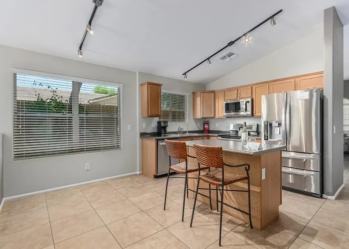 Serenity Haven With Private Pool In Gilbert Villa *